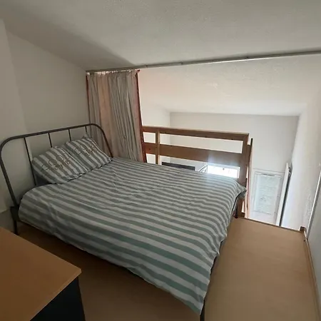 225 Rue De La Source דירה